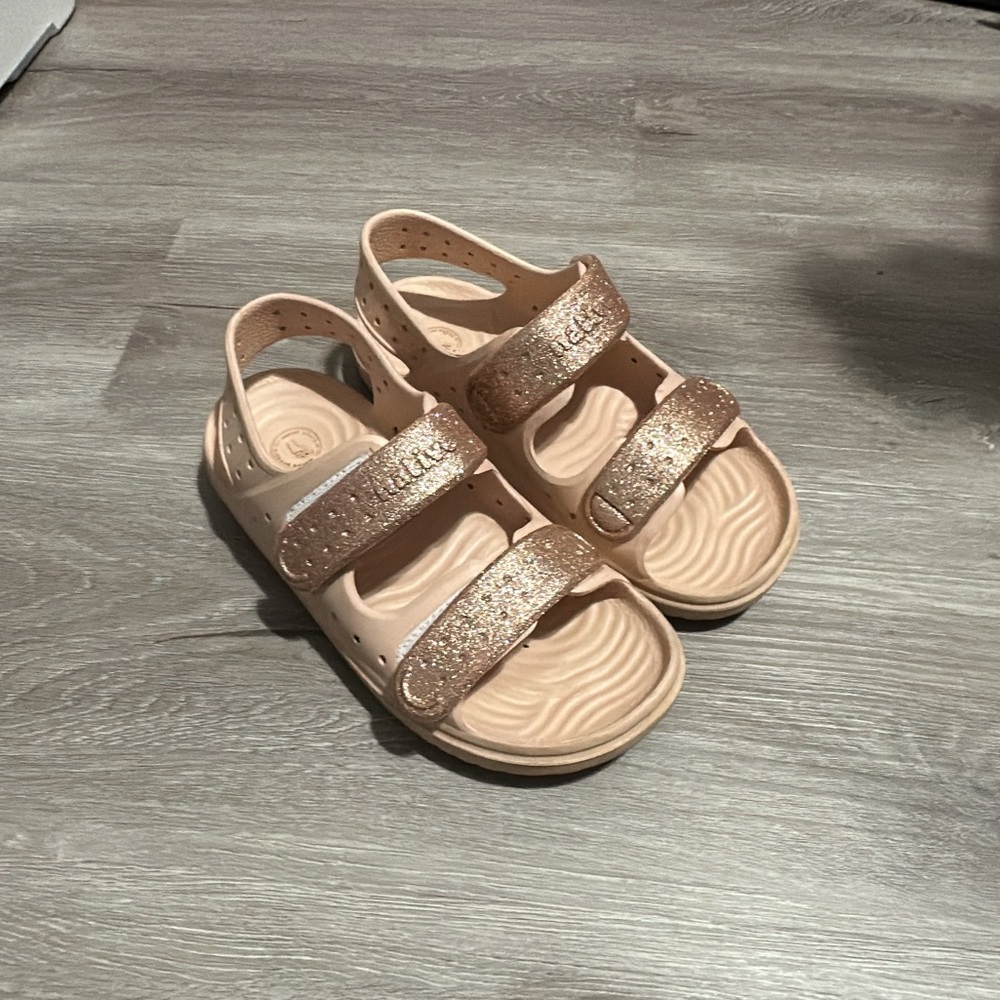Native Kids Sandals in Glittery Gold and Cream